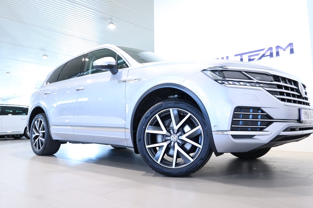 Volkswagen Touareg YMW843