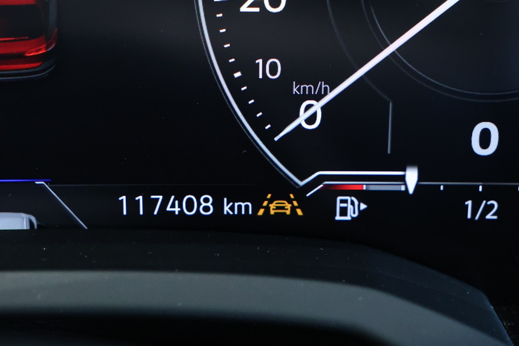 Volkswagen Touareg YMW843