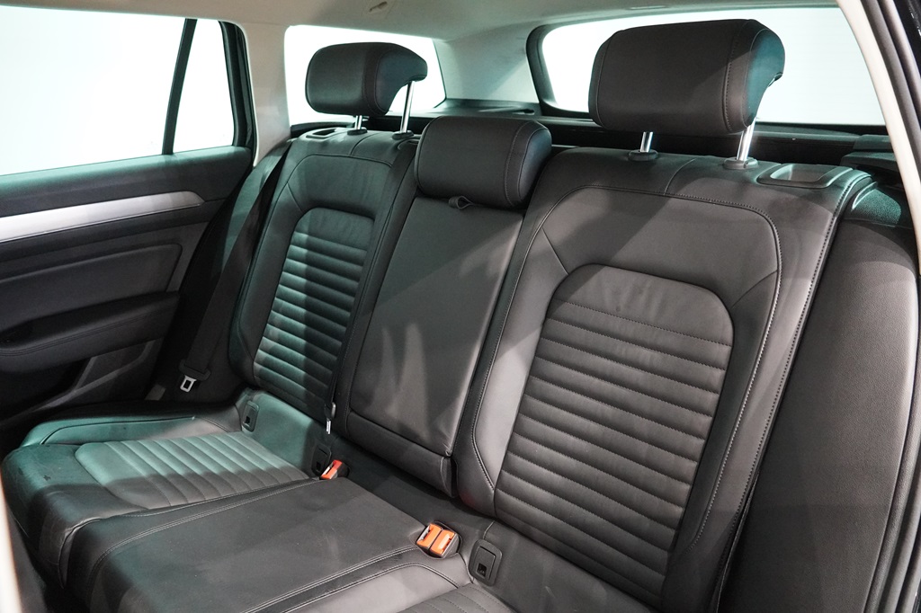 Volkswagen Passat YMX099