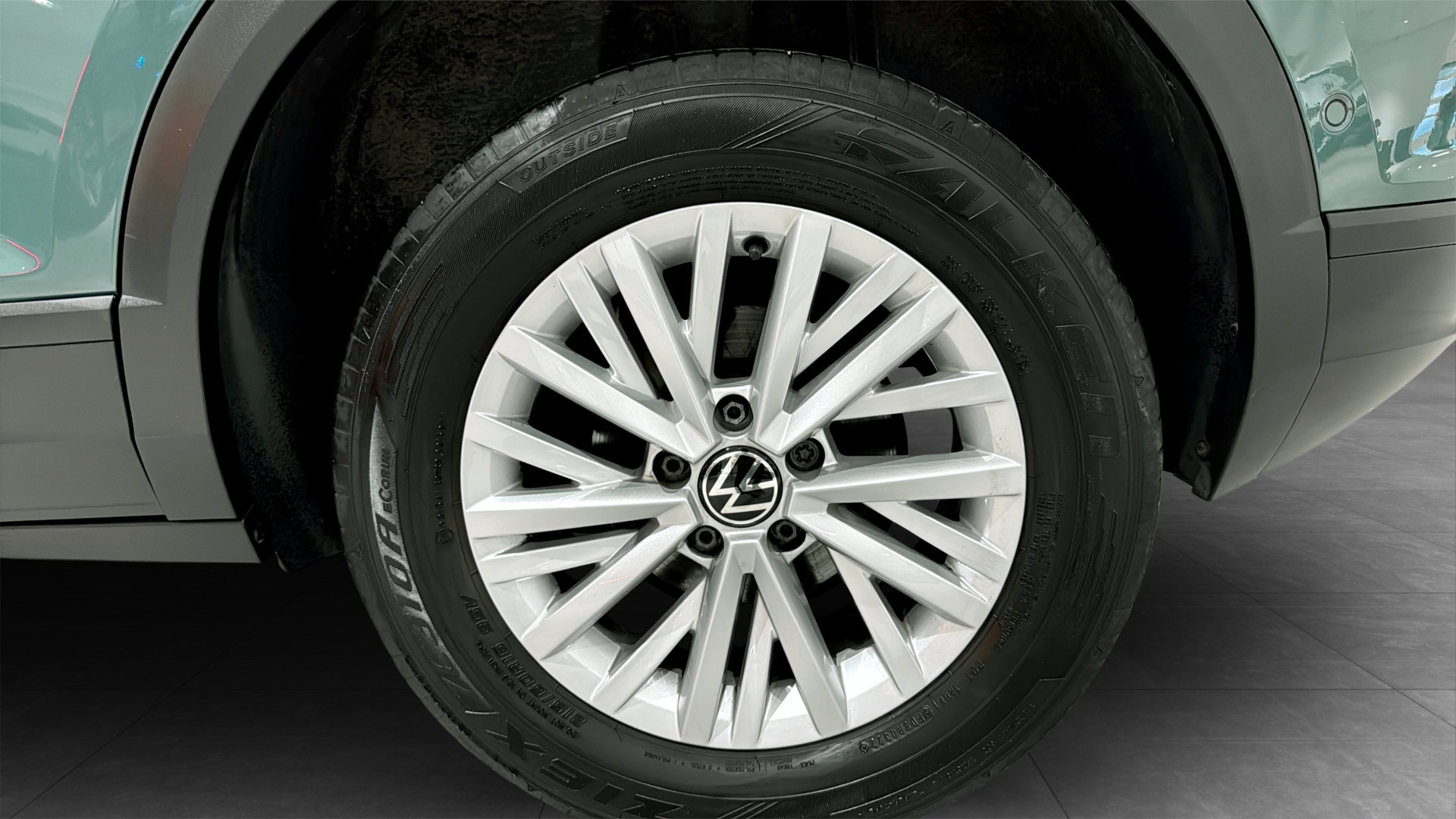Volkswagen T-Roc YND32L