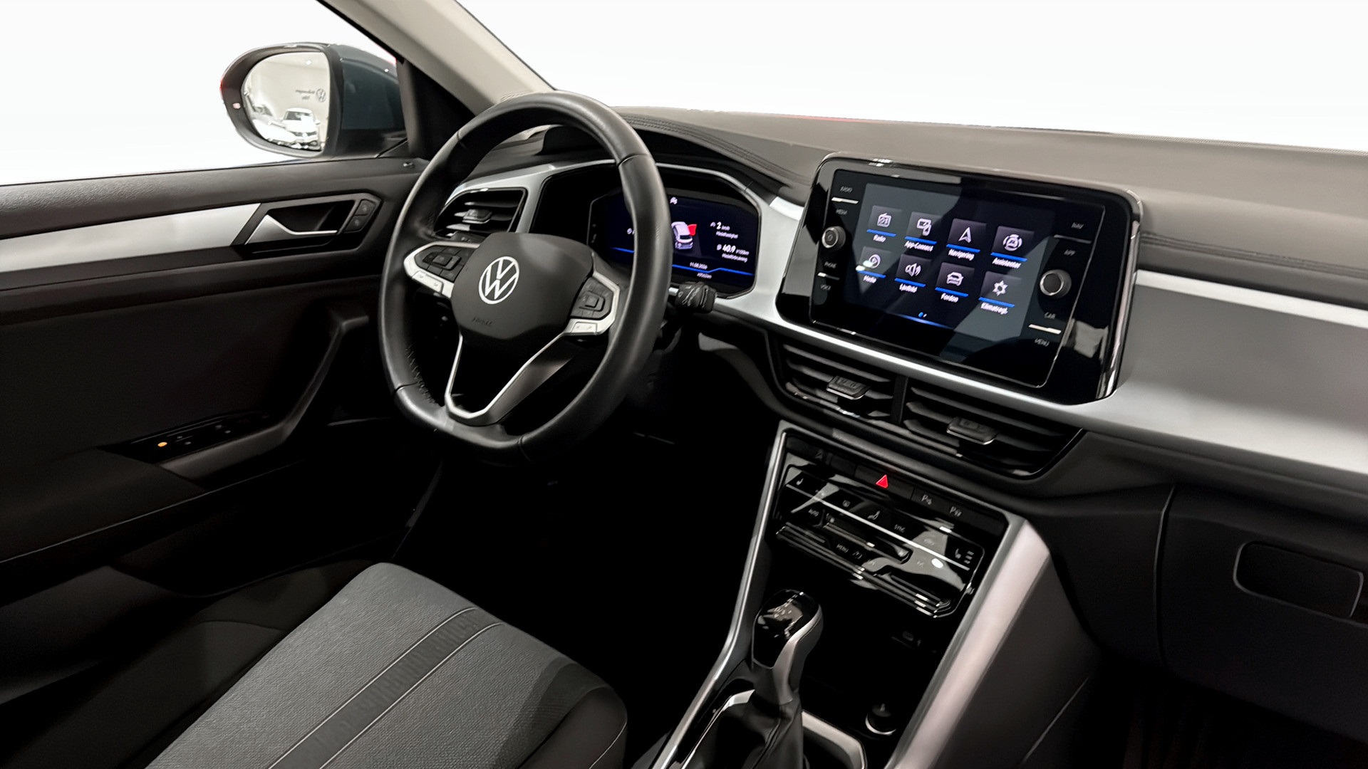 Volkswagen T-Roc YND32L