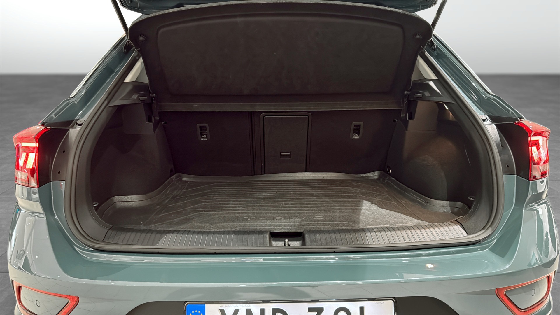 Volkswagen T-Roc YND32L