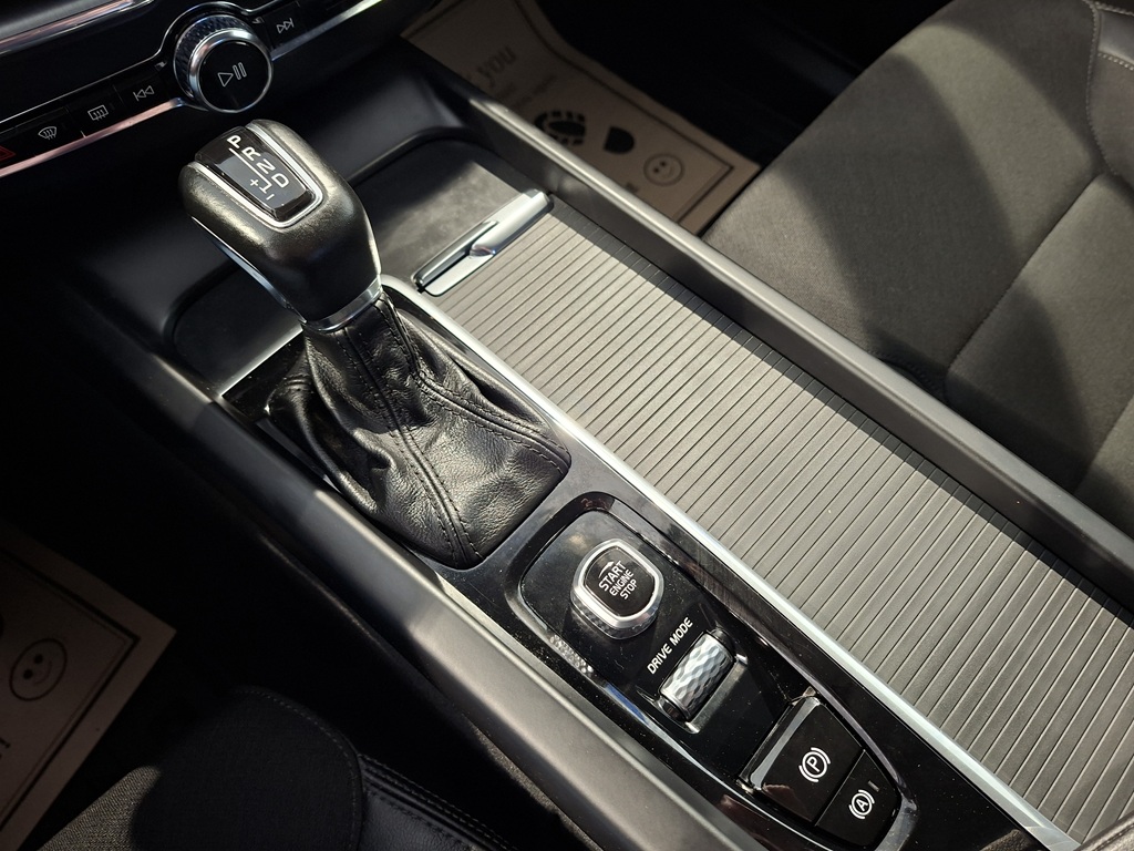 Volvo XC60 YNE306