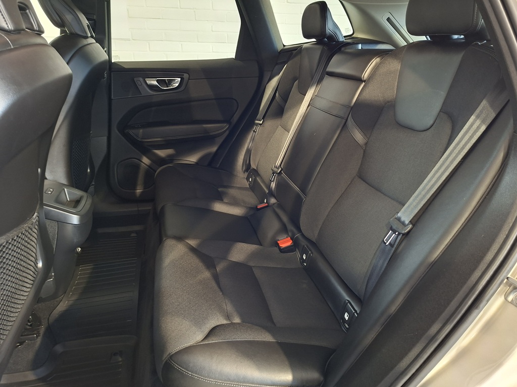 Volvo XC60 YNE306