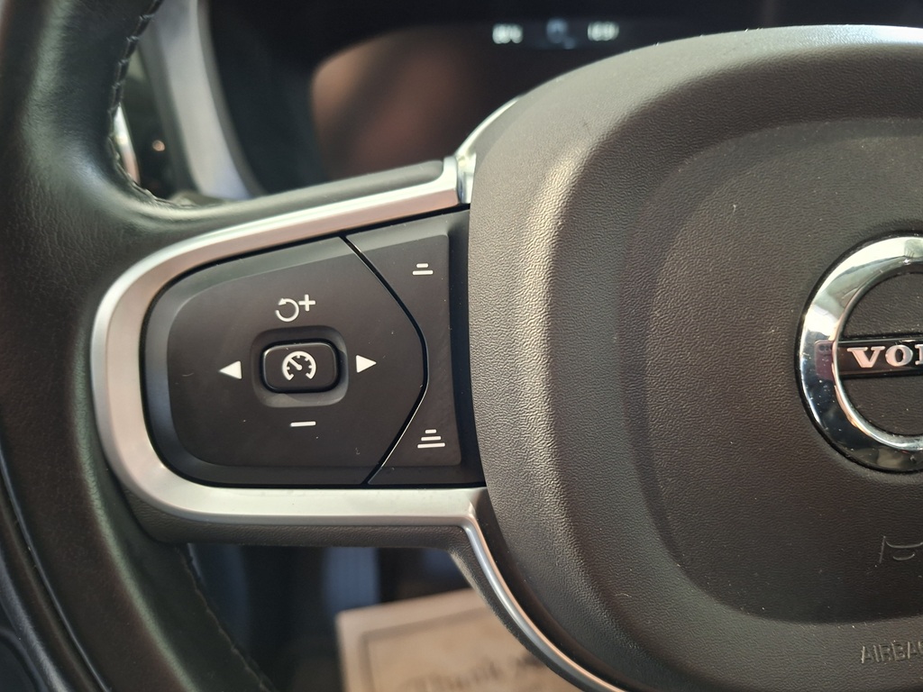 Volvo XC60 YNE306