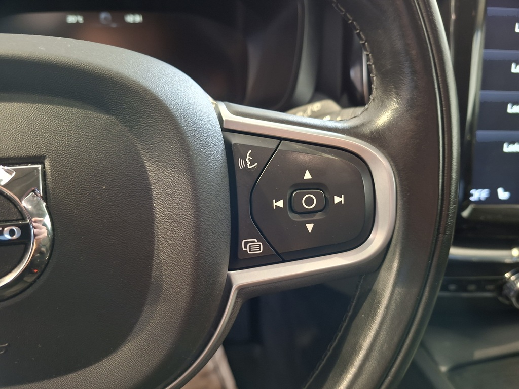 Volvo XC60 YNE306