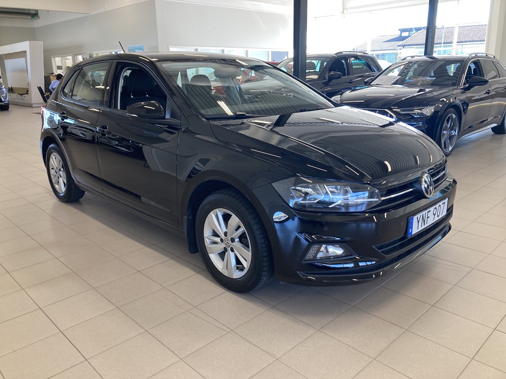 Volkswagen Polo YNF907