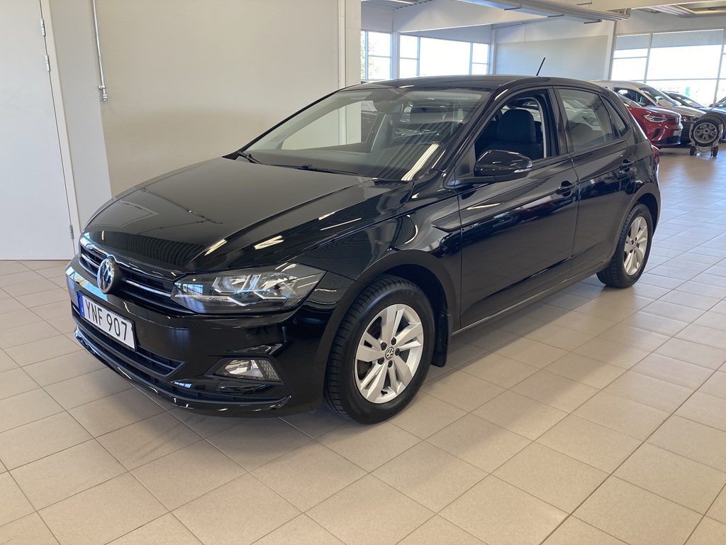 Volkswagen Polo YNF907
