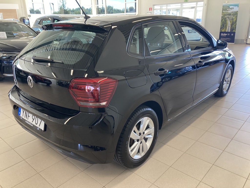 Volkswagen Polo YNF907