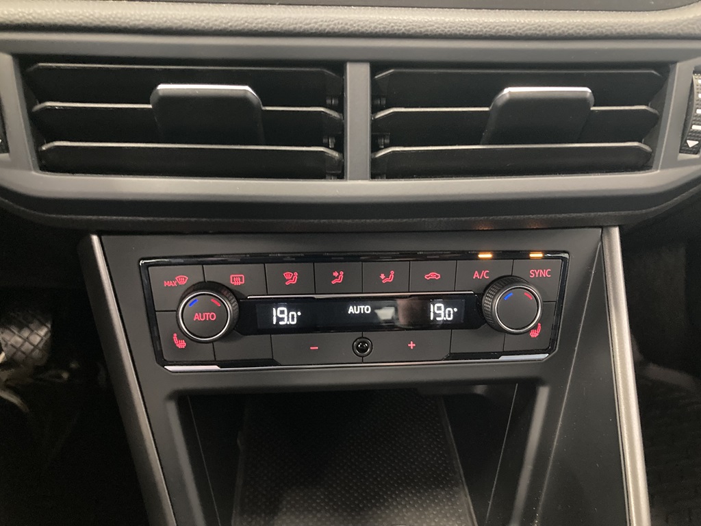 Volkswagen Polo YNF907