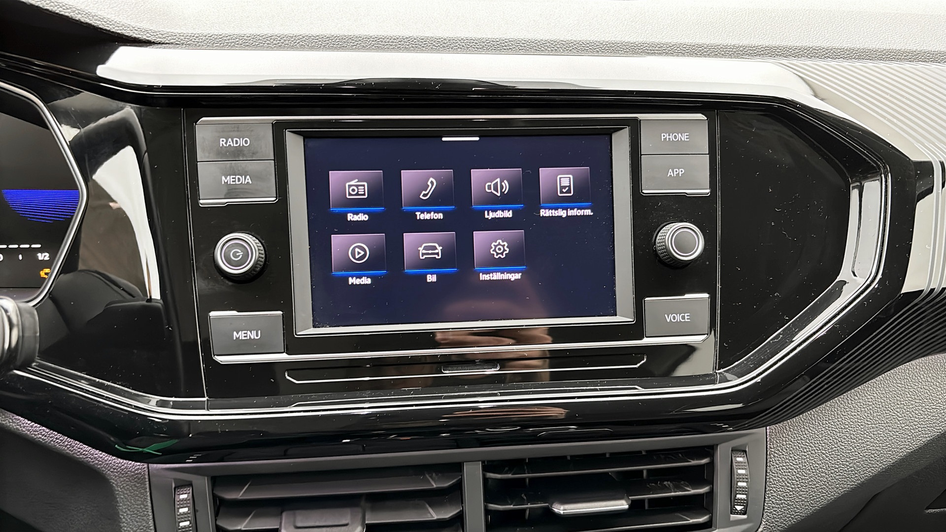 Volkswagen T-Cross YNH42N