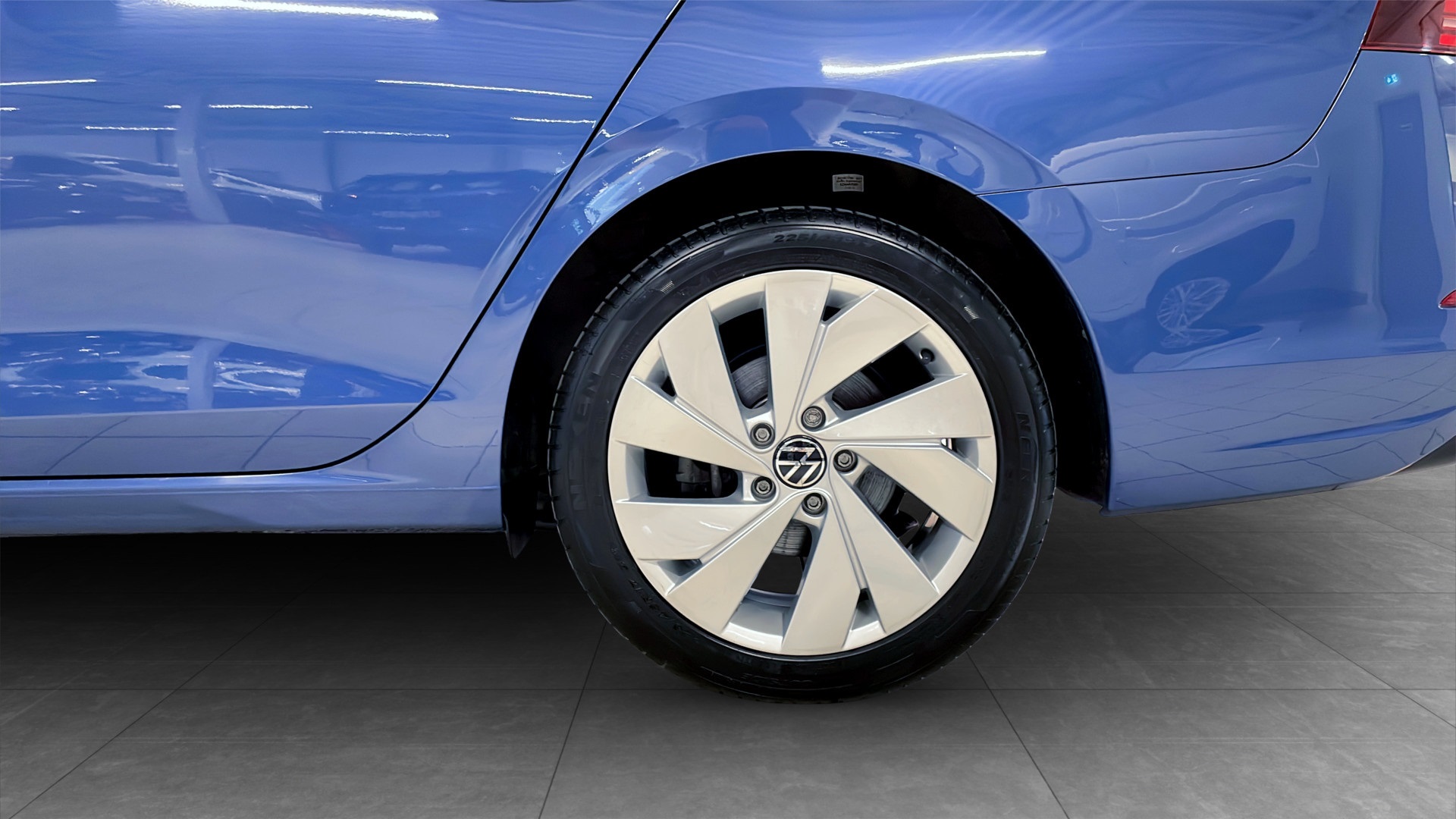 Volkswagen Golf YNH43M