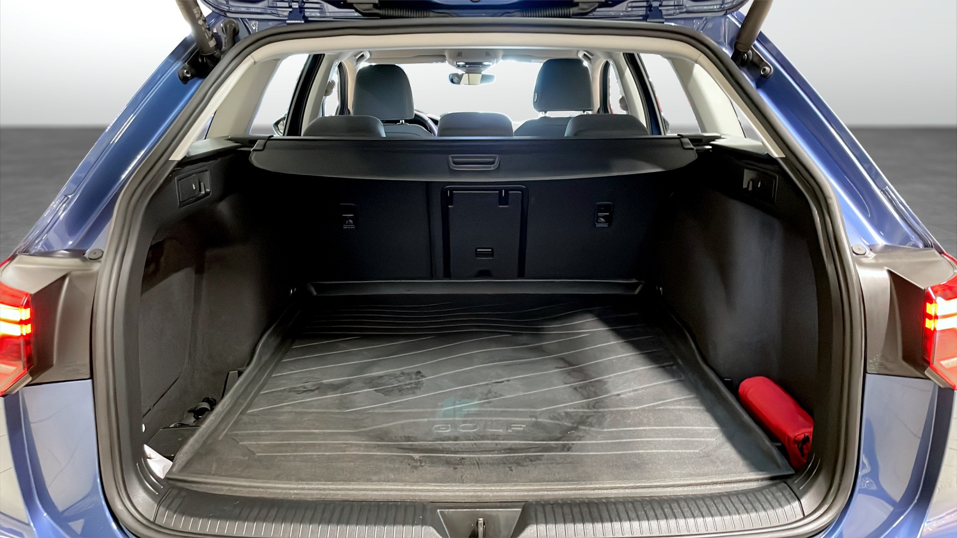 Volkswagen Golf YNH43M