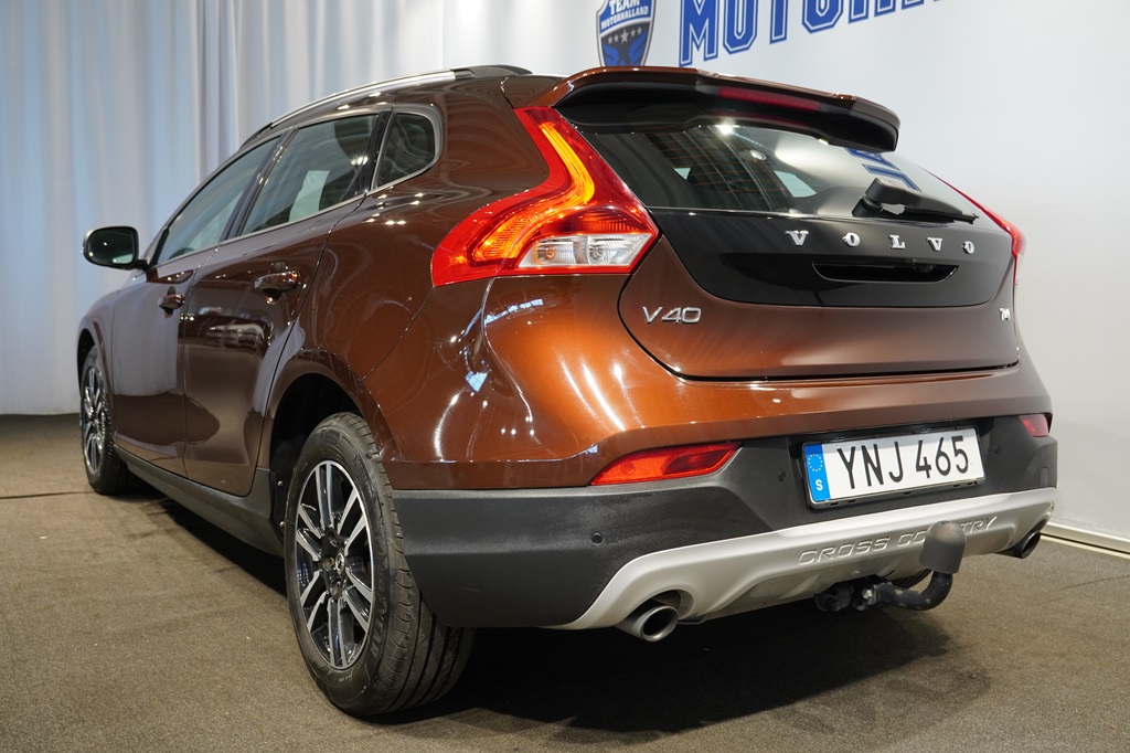 Volvo V40 YNJ465