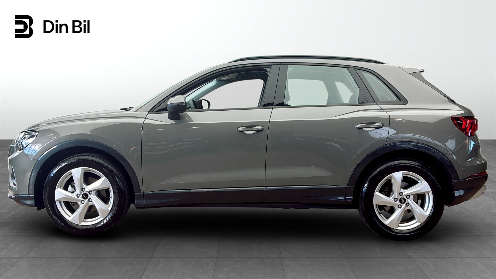 Audi Q3 YNJ69T