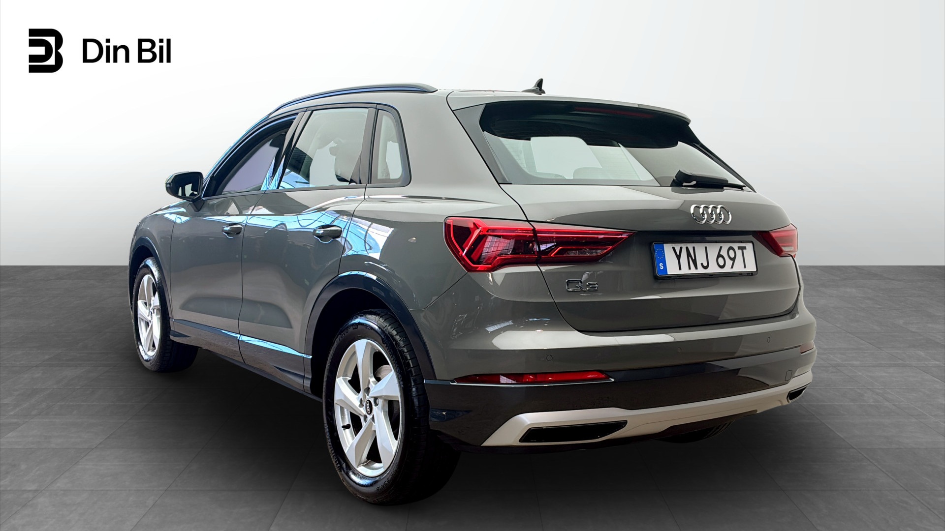Audi Q3 YNJ69T