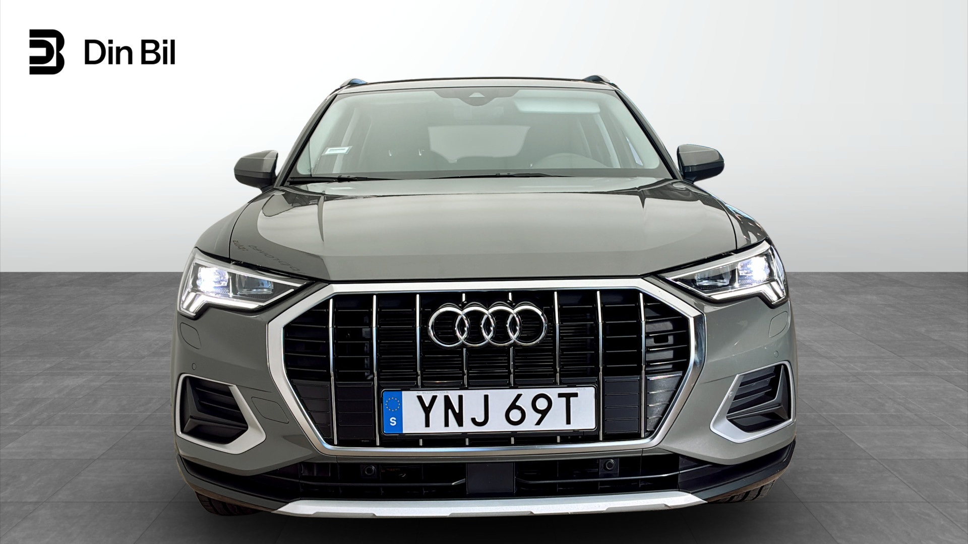 Audi Q3 YNJ69T