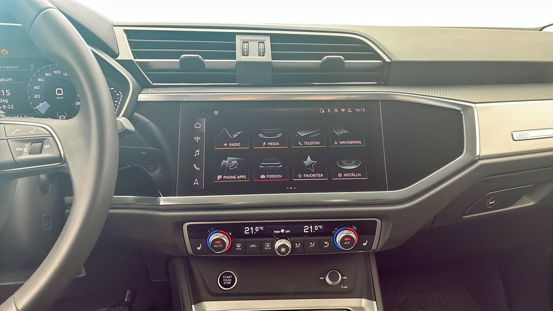 Audi Q3 YNJ69T