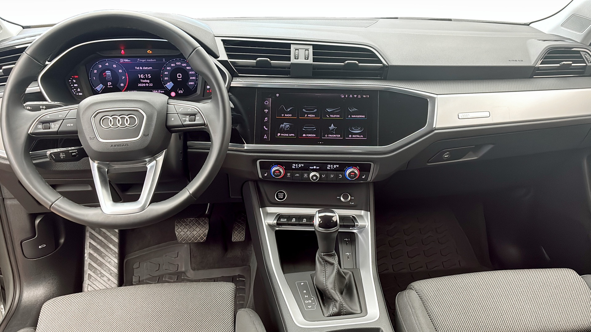 Audi Q3 YNJ69T