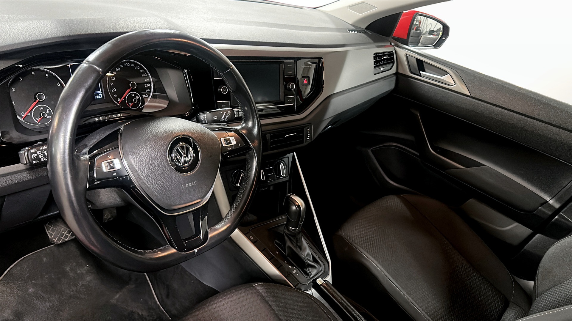Volkswagen Polo YNK851