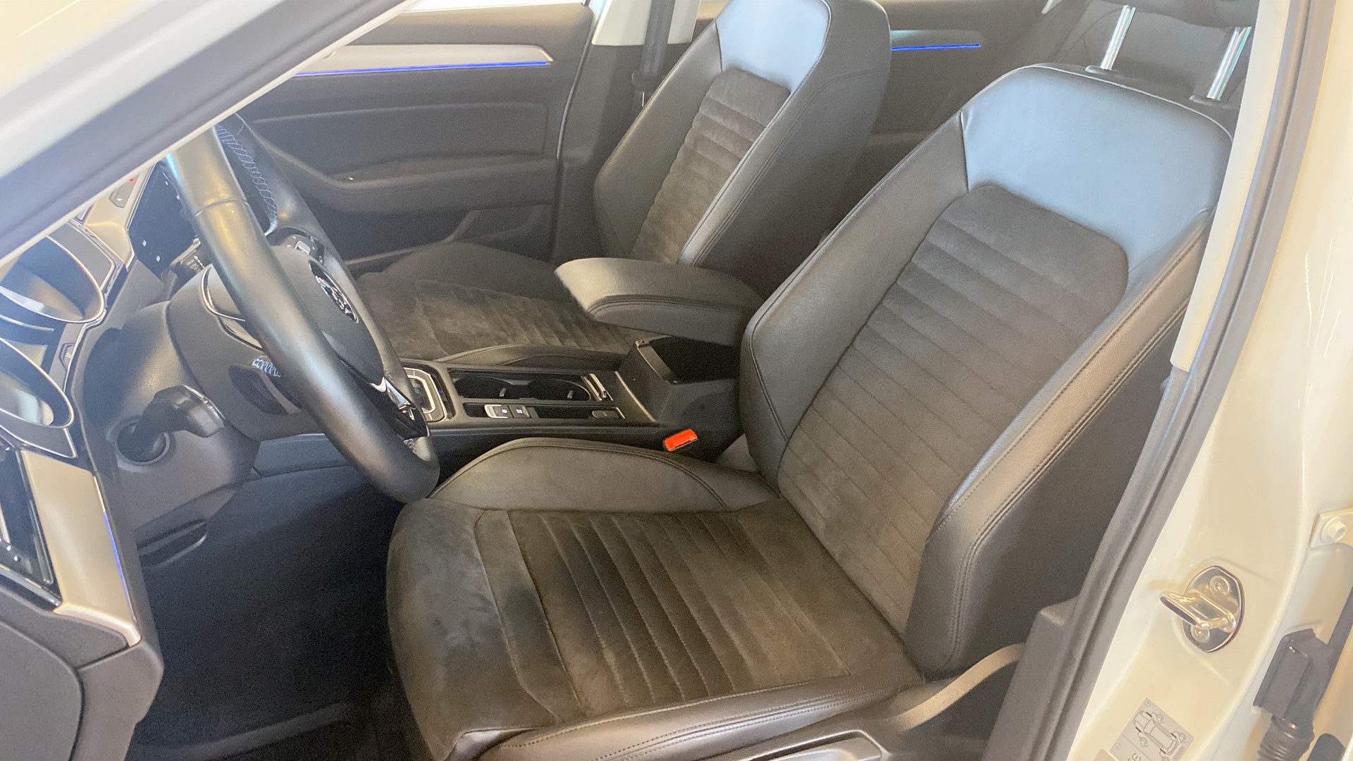 Volkswagen Passat Sportscombi YNO469