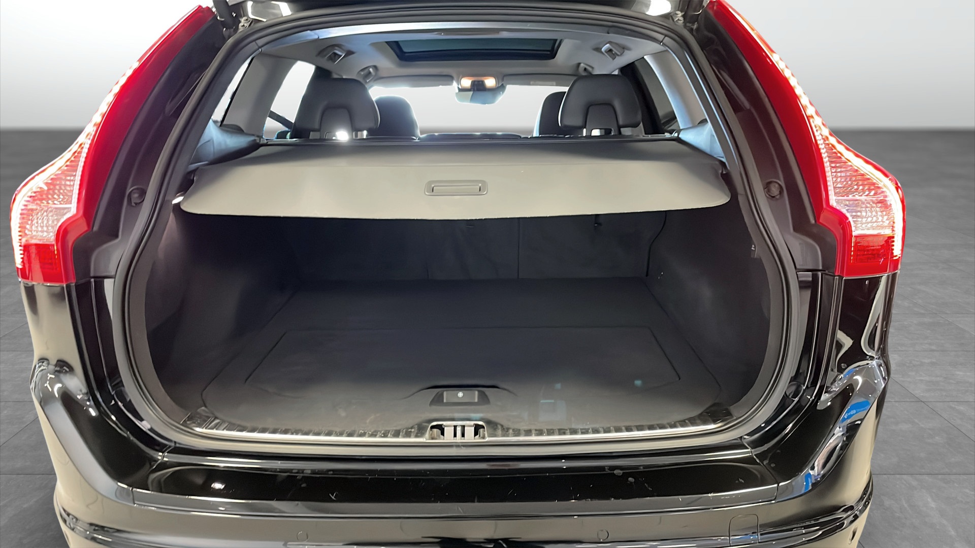Volvo XC60 YNY742