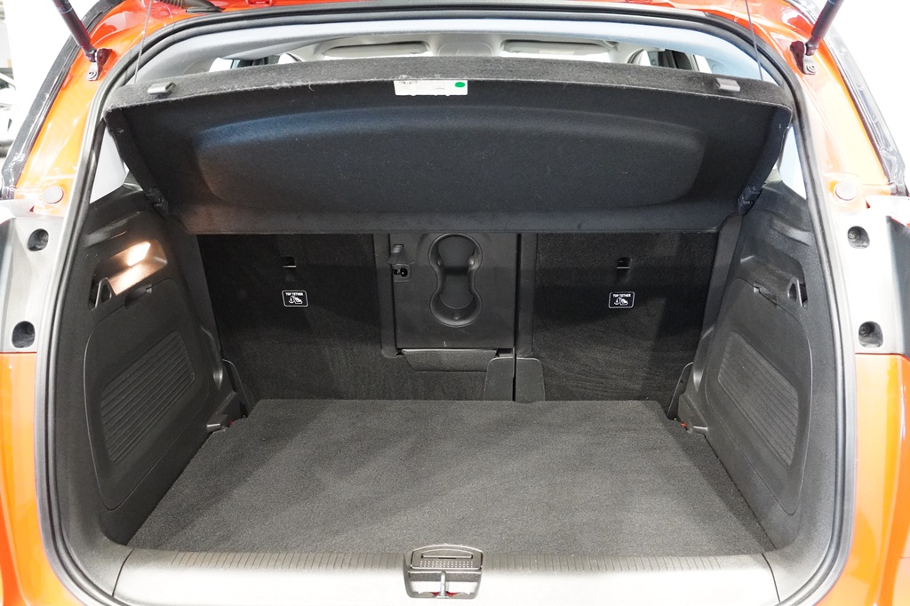 Opel Crossland X YOD117