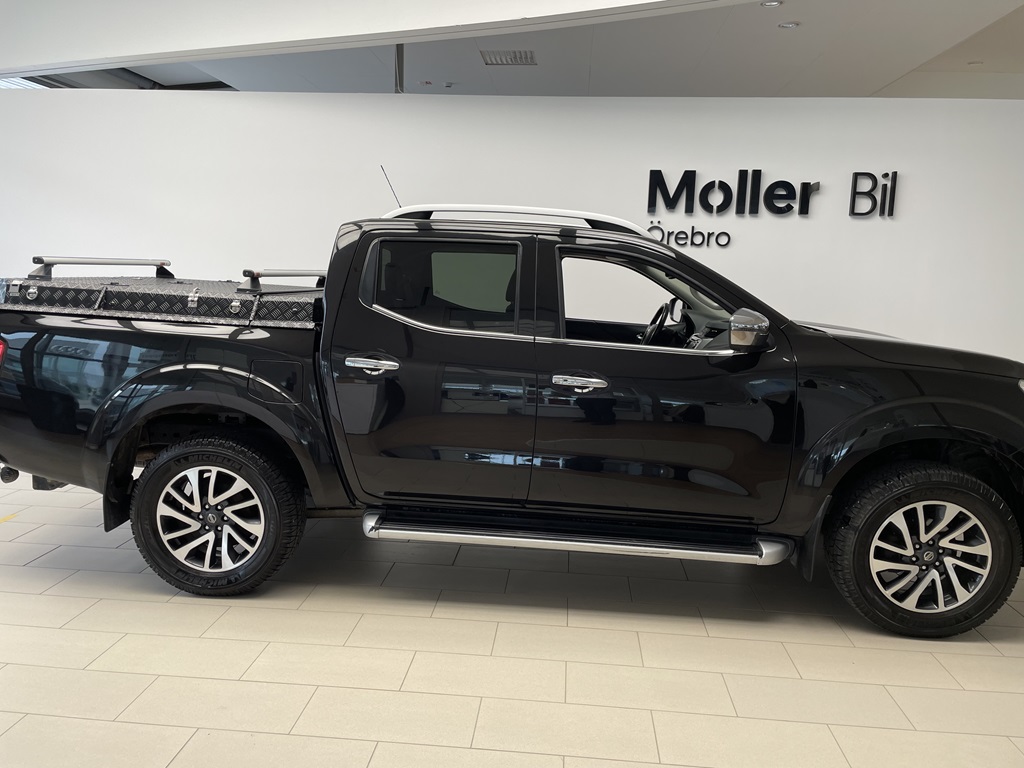Nissan Navara YOD939