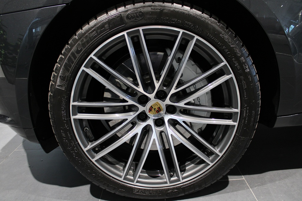 Porsche Macan YOL19M