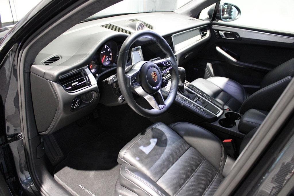 Porsche Macan YOL19M