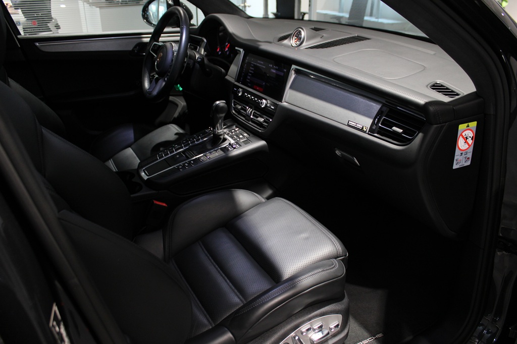 Porsche Macan YOL19M