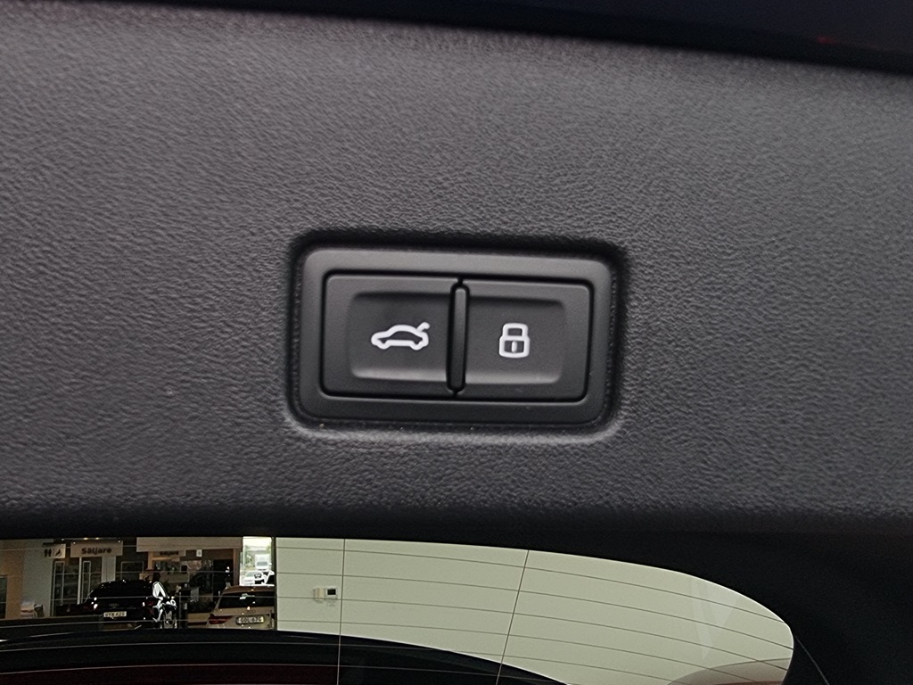 Audi Q4 e-tron YON43K
