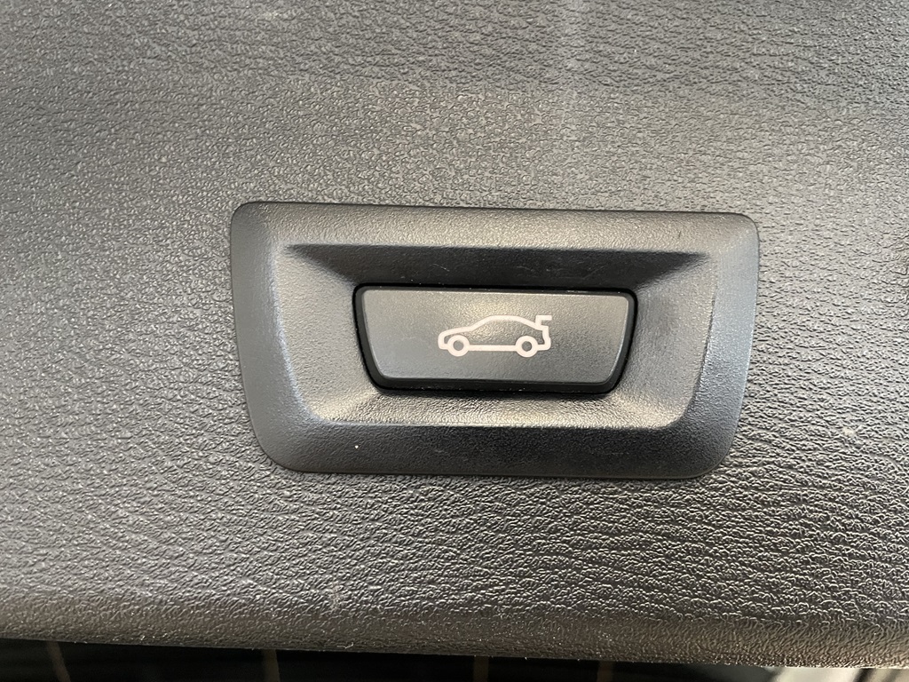 BMW X1 YOY236