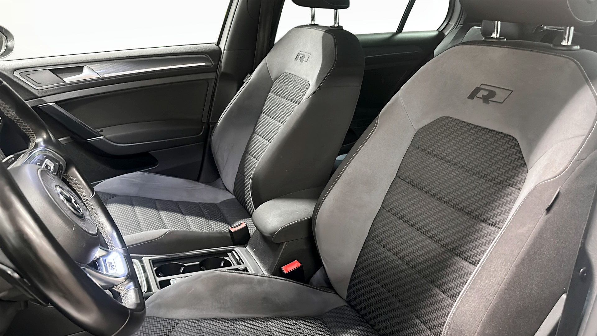 Volkswagen Golf YPA259