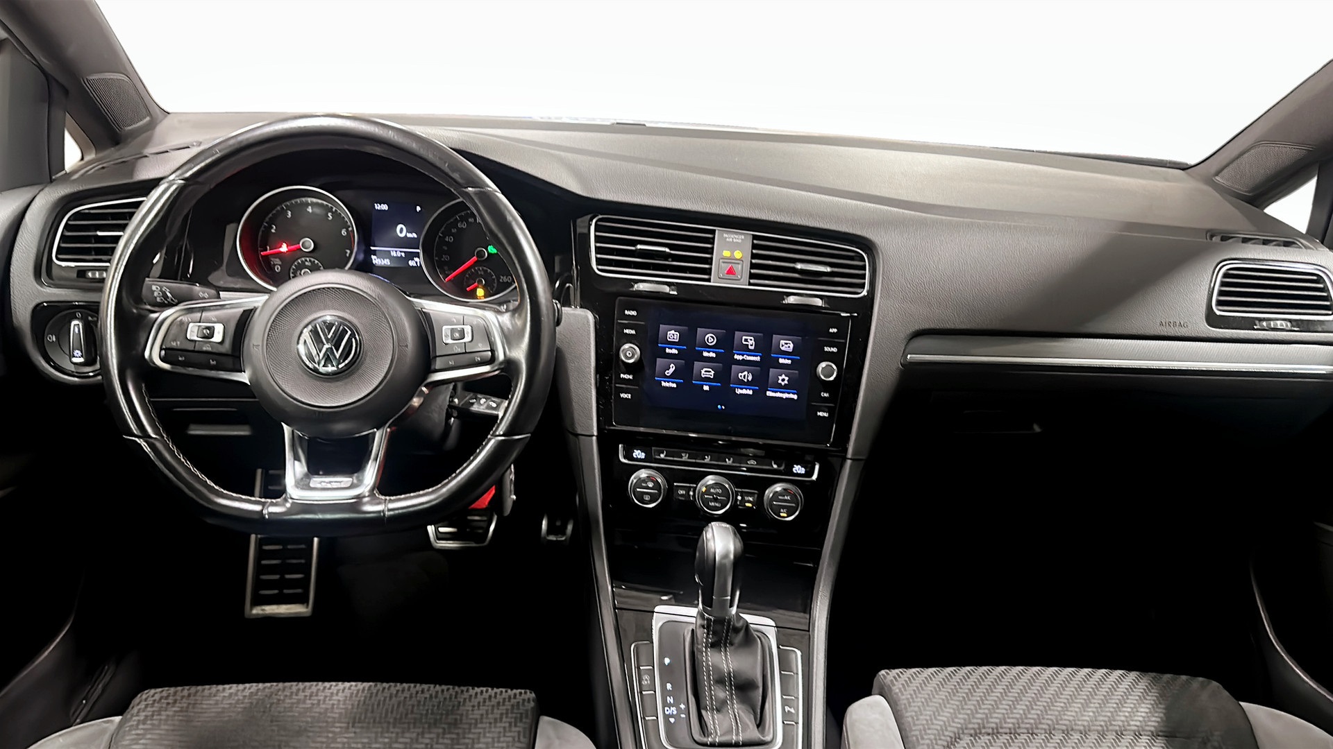 Volkswagen Golf YPA259