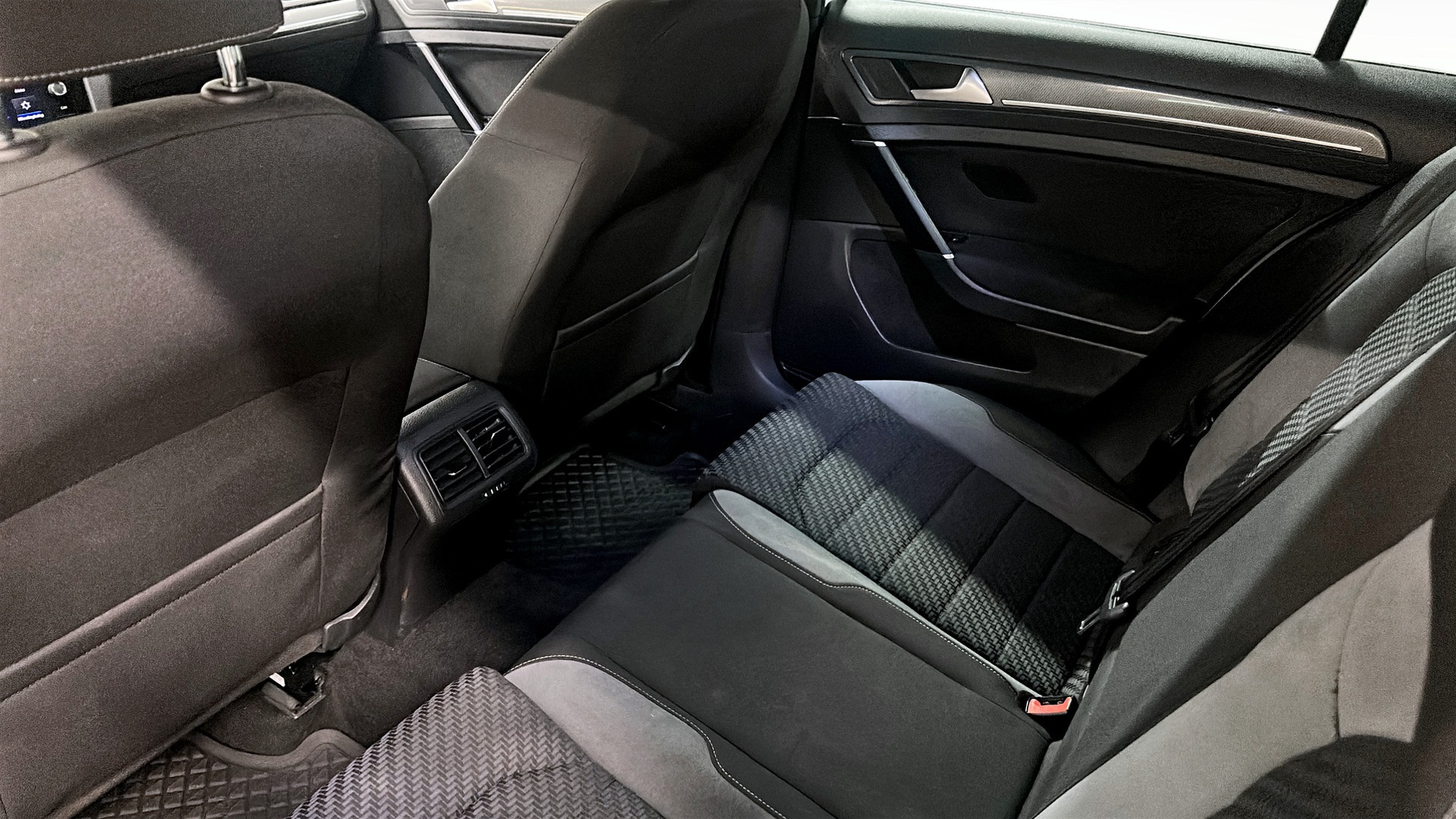 Volkswagen Golf YPA259