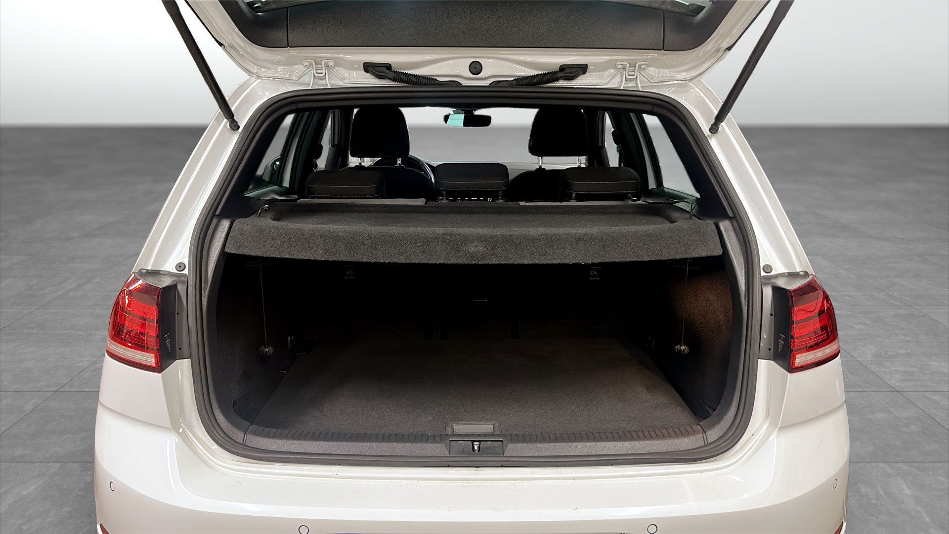 Volkswagen Golf YPA259