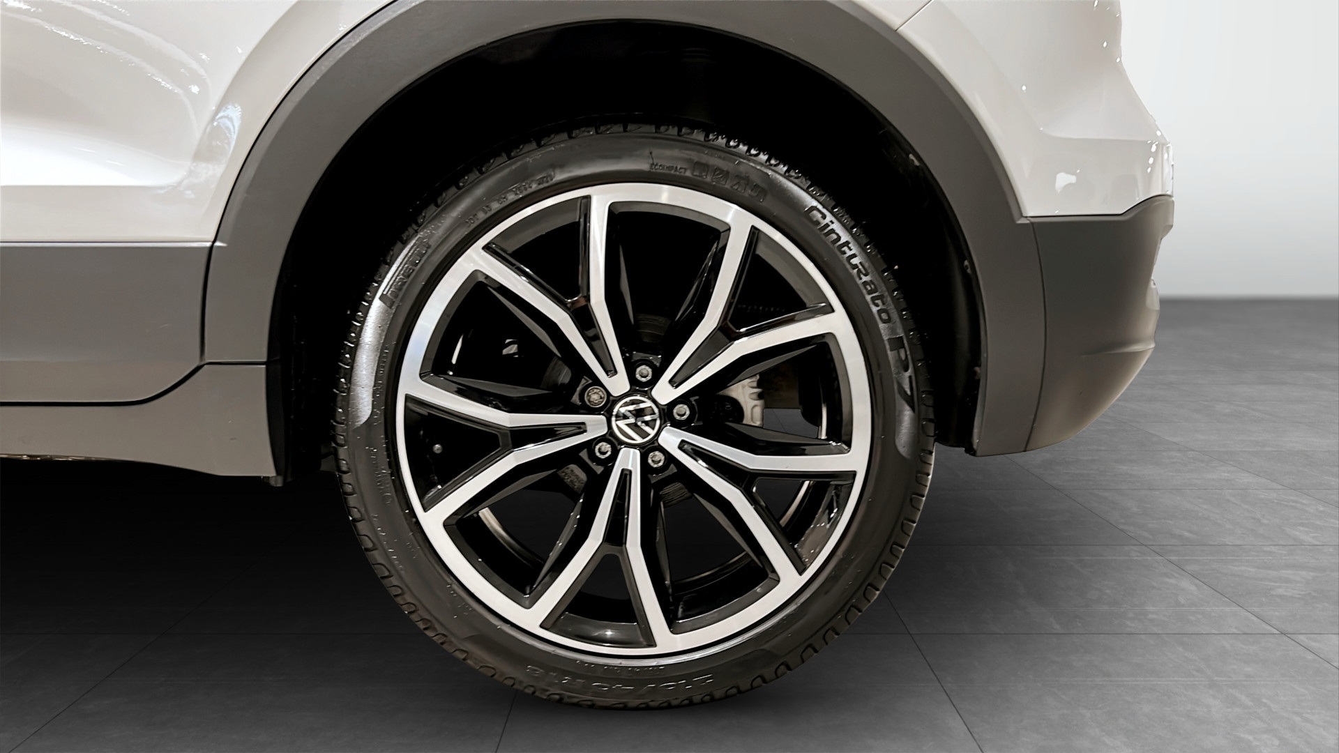 Volkswagen T-Cross YPB021