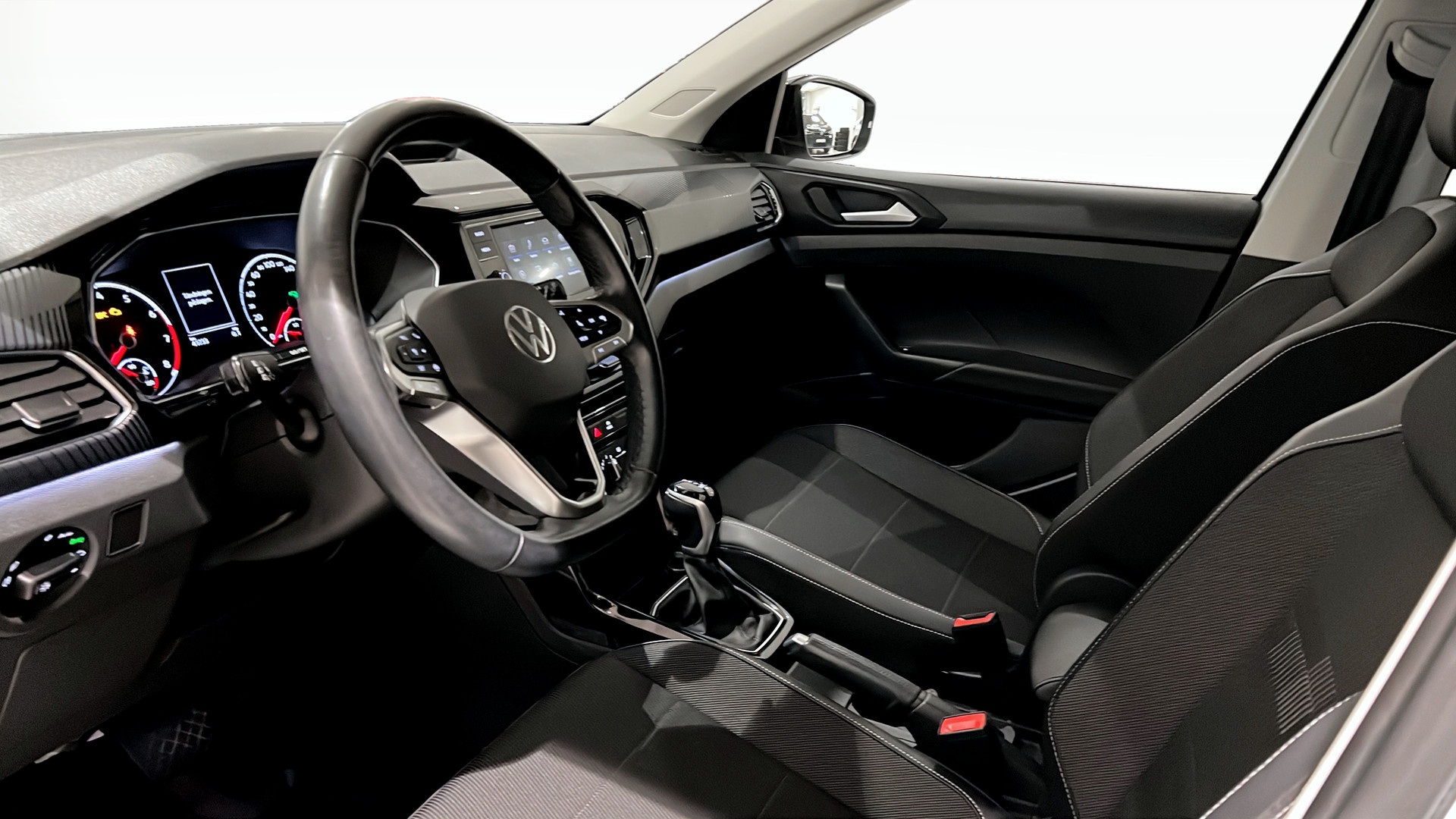 Volkswagen T-Cross YPB021