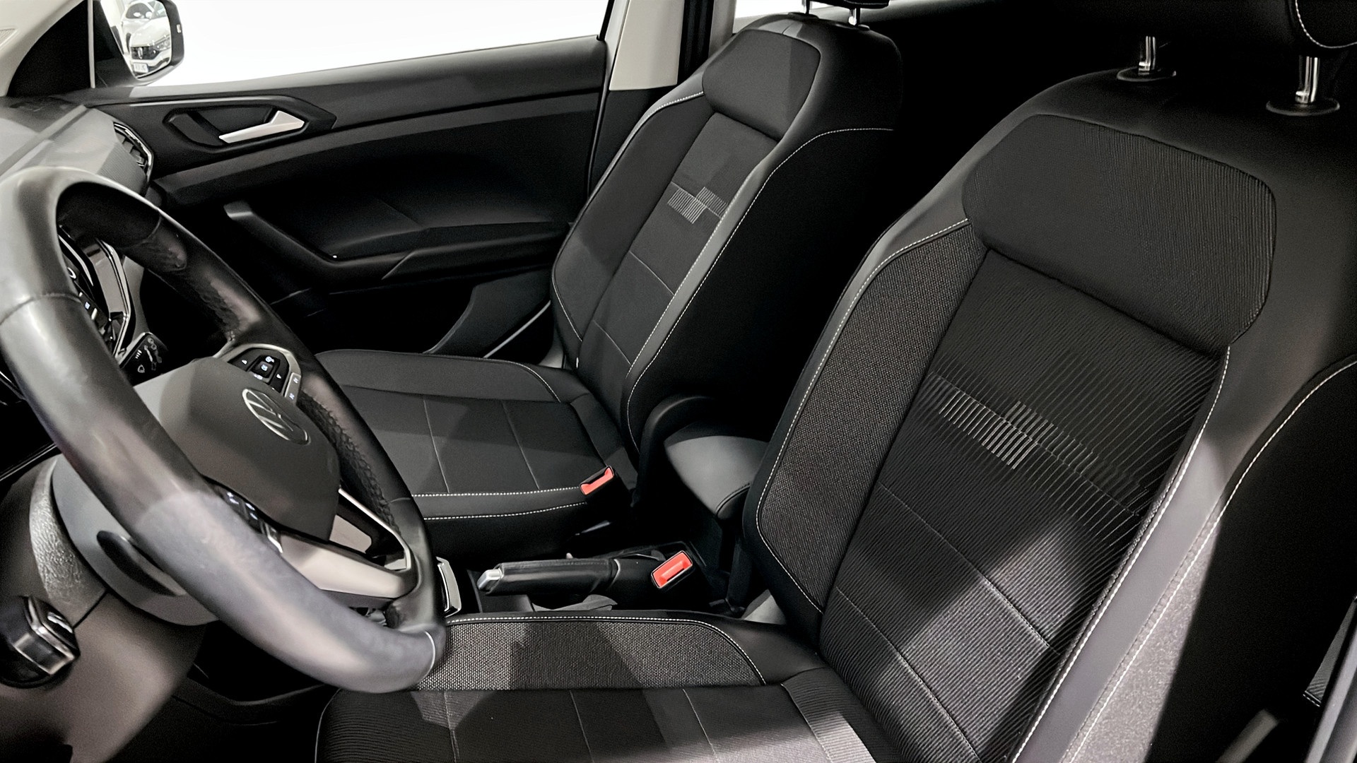 Volkswagen T-Cross YPB021