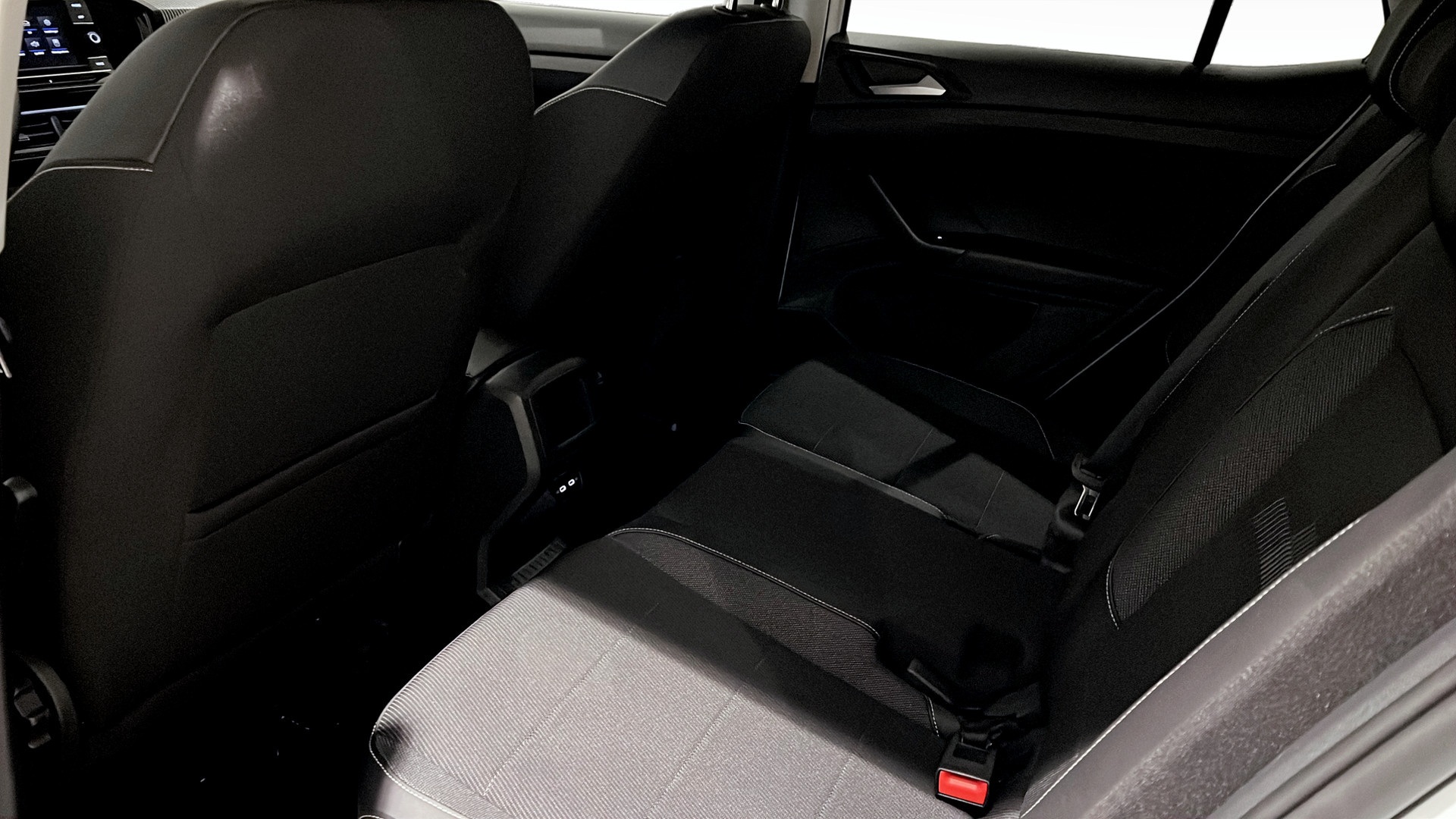 Volkswagen T-Cross YPB021