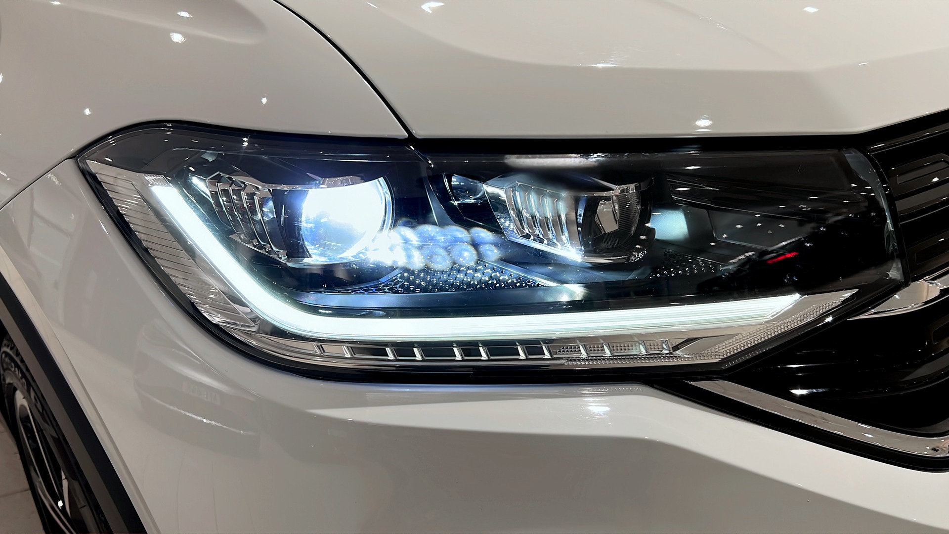Volkswagen T-Cross YPB021