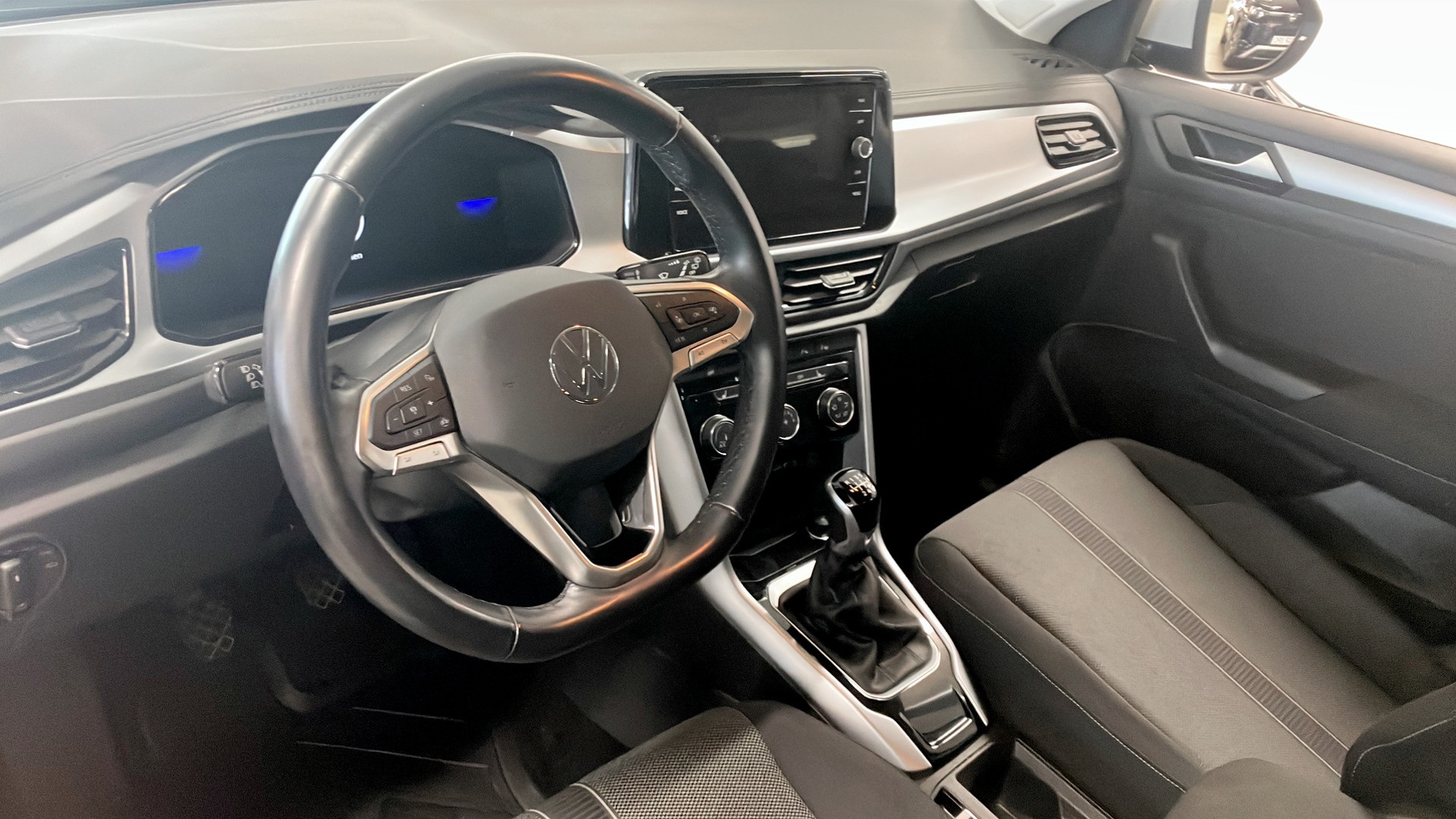 Volkswagen T-Roc YPB42S