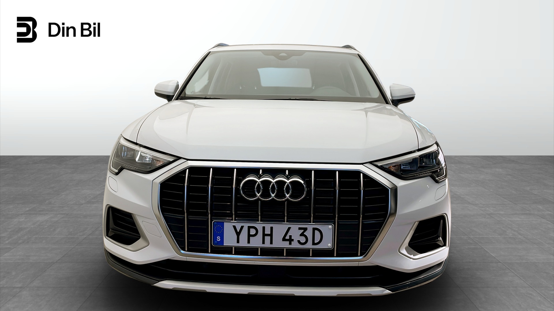 Audi Q3 YPH43D