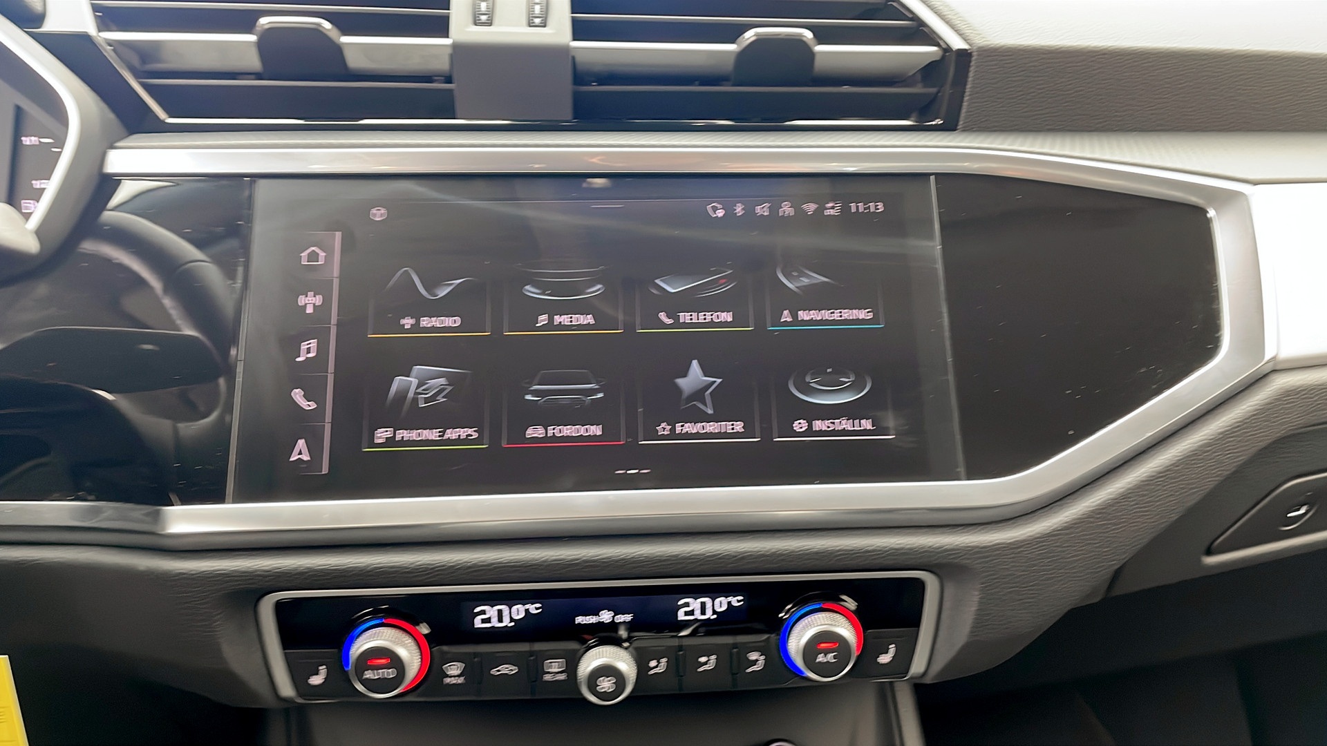 Audi Q3 YPH43D