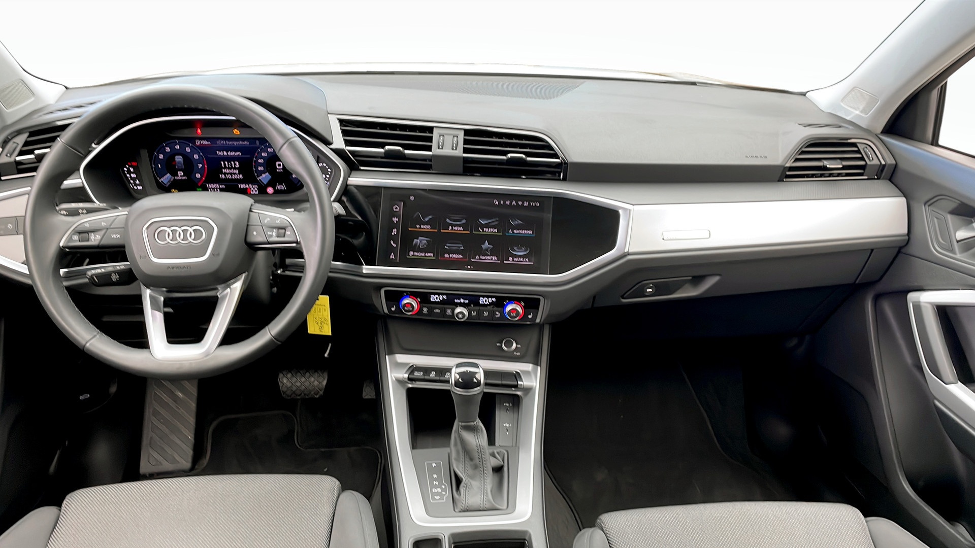 Audi Q3 YPH43D