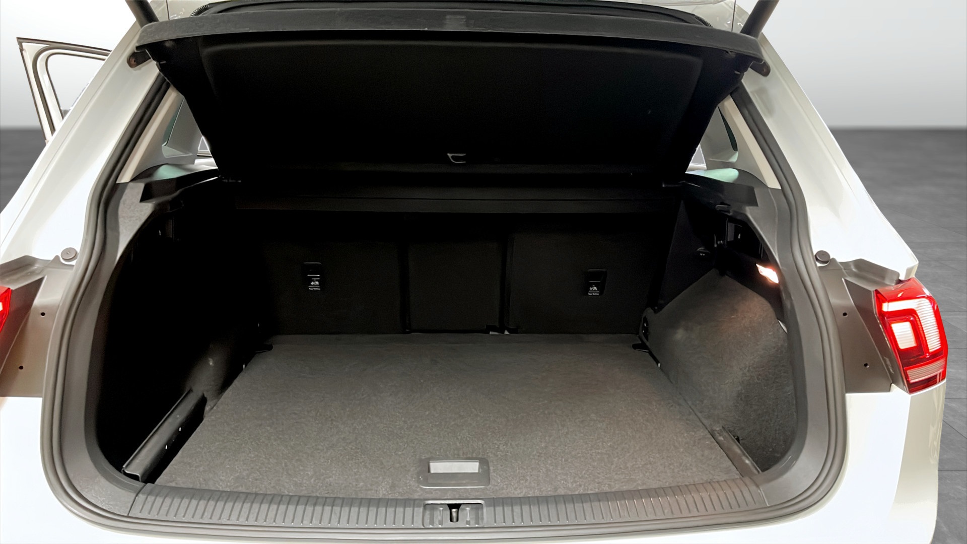 Volkswagen Tiguan YPK073