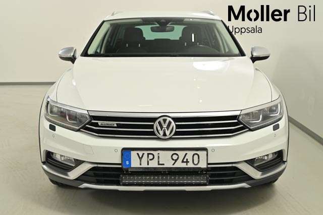 Volkswagen Passat YPL940