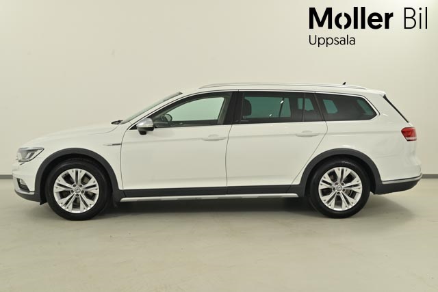 Volkswagen Passat YPL940