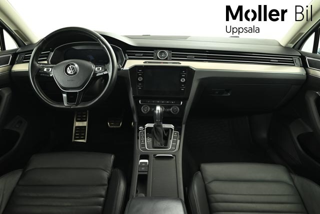 Volkswagen Passat YPL940